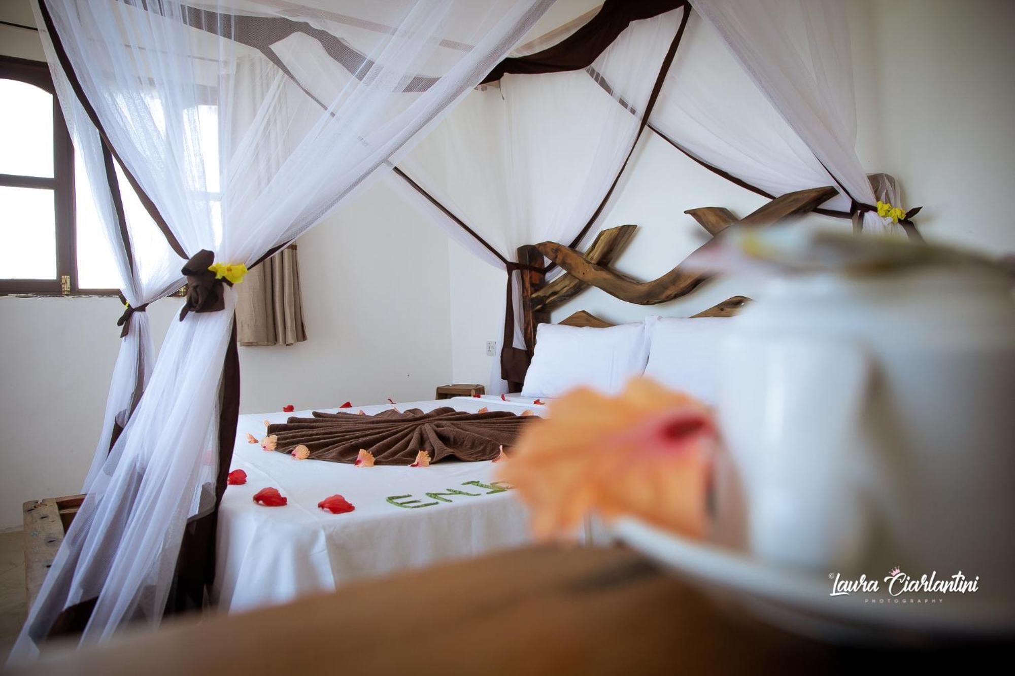 Uroa Zanzibar Vera Beach Hotel By Moonshine Dikoni Bagian luar foto