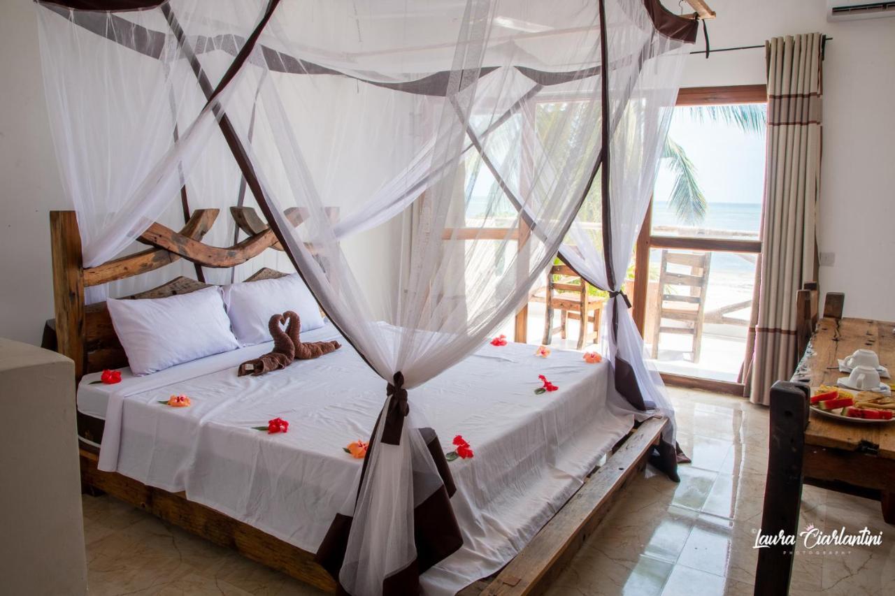 Uroa Zanzibar Vera Beach Hotel By Moonshine Dikoni Bagian luar foto