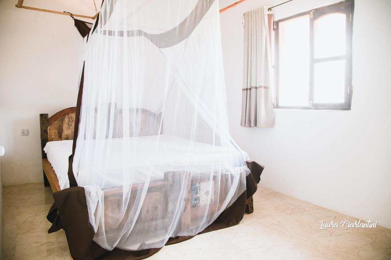Uroa Zanzibar Vera Beach Hotel By Moonshine Dikoni Bagian luar foto