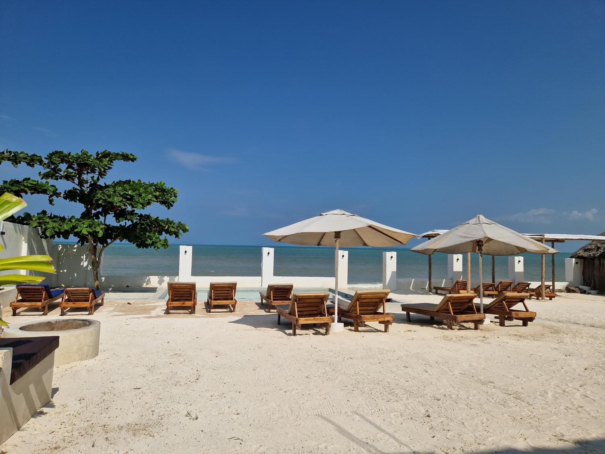 Uroa Zanzibar Vera Beach Hotel By Moonshine Dikoni Ruang foto